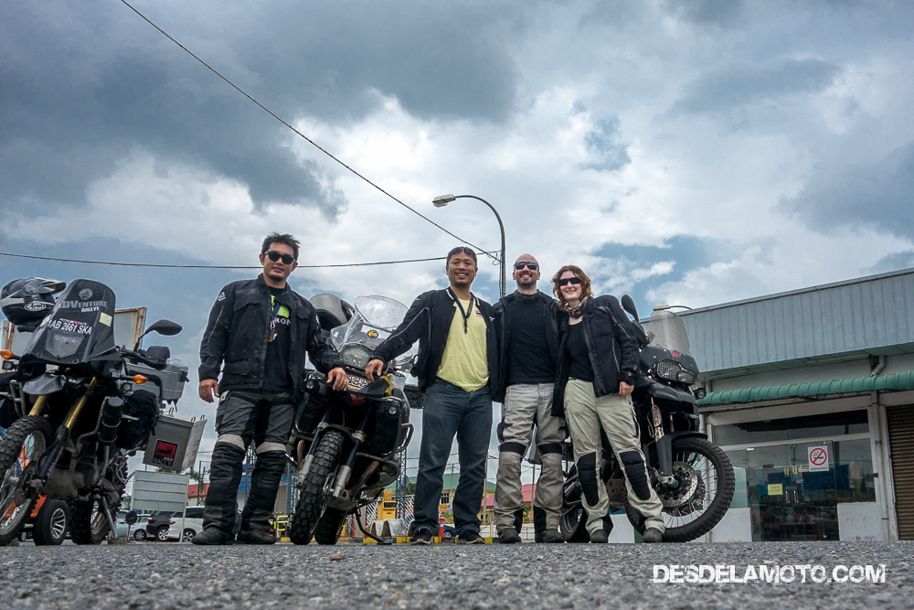 En moto cerca de Bangkok